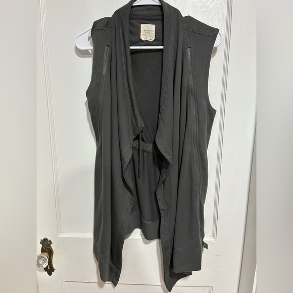 harper heritage Jackets & Blazers - Harper Heritage Womens Gray Long Vest Zipper Detail Small